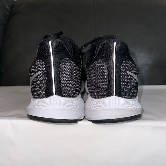 NIKE 9.5 Quest Slip Resistant Black Tan Knit Blue White Running Sneakers - Picture 8 of 15